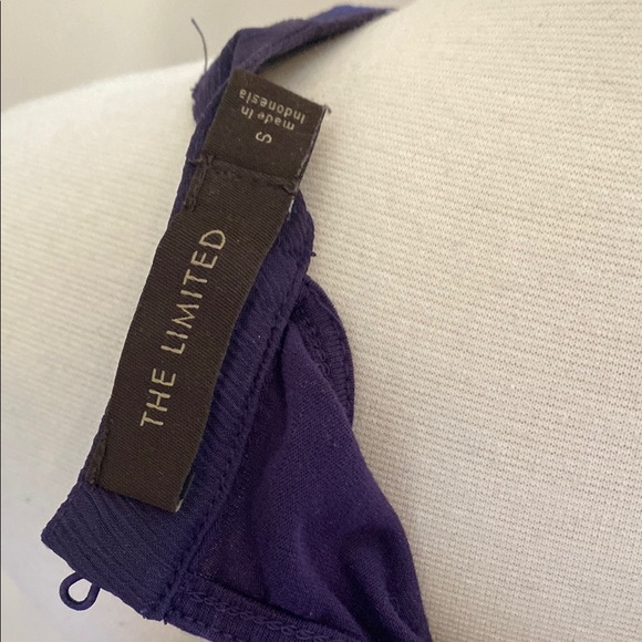 • The Limited Ruffle Tank • - Picture 5 of 6